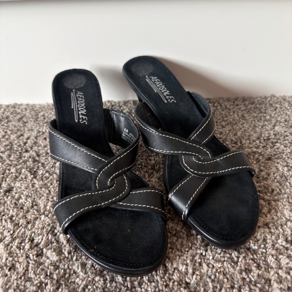 Aerosoles Inside Out Black Leather Slide Sandals Kitten Heel Contrast Stitch 6.5
